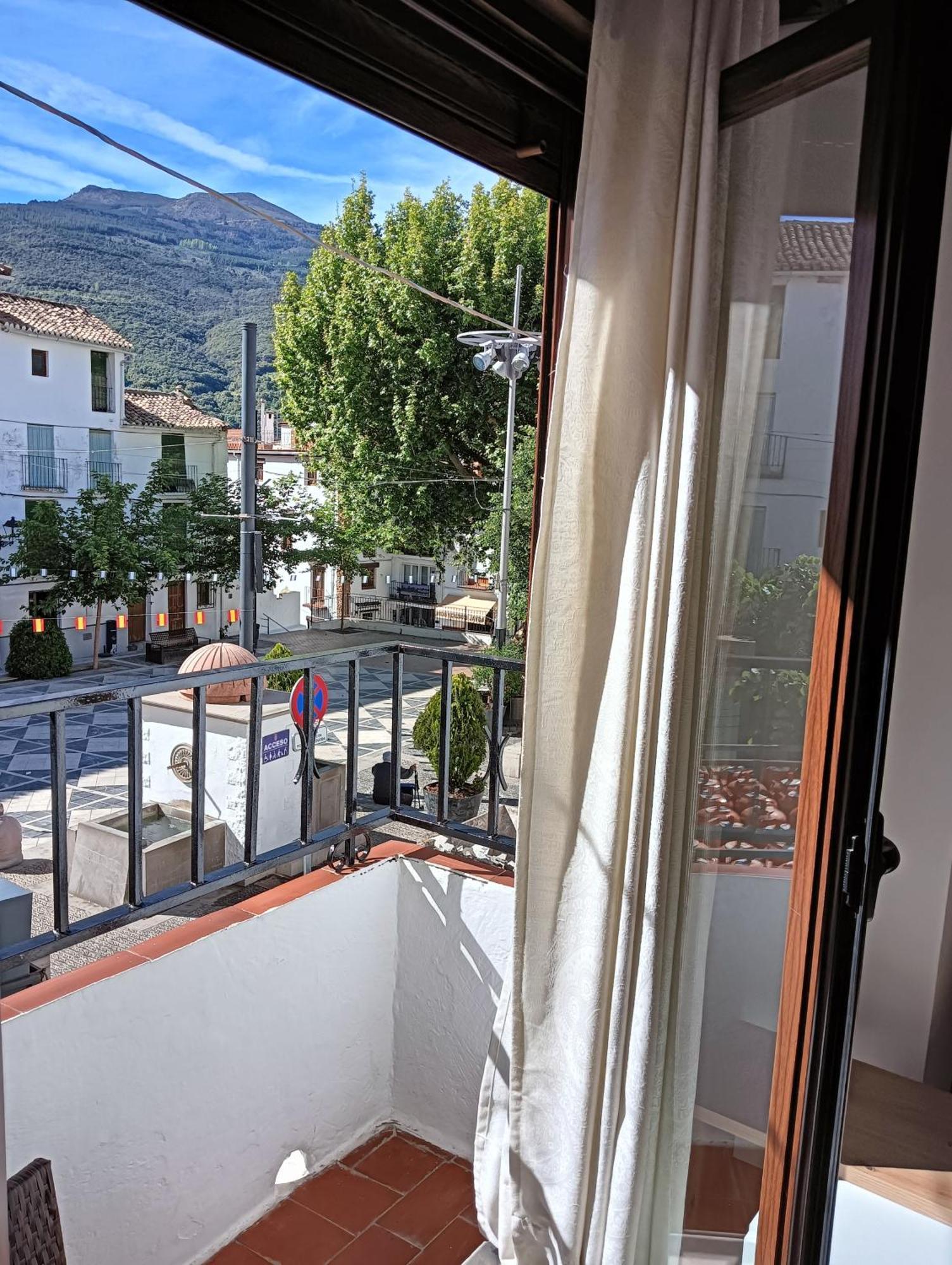 La Casa De La Plaza Daire Guejar Sierra Dış mekan fotoğraf