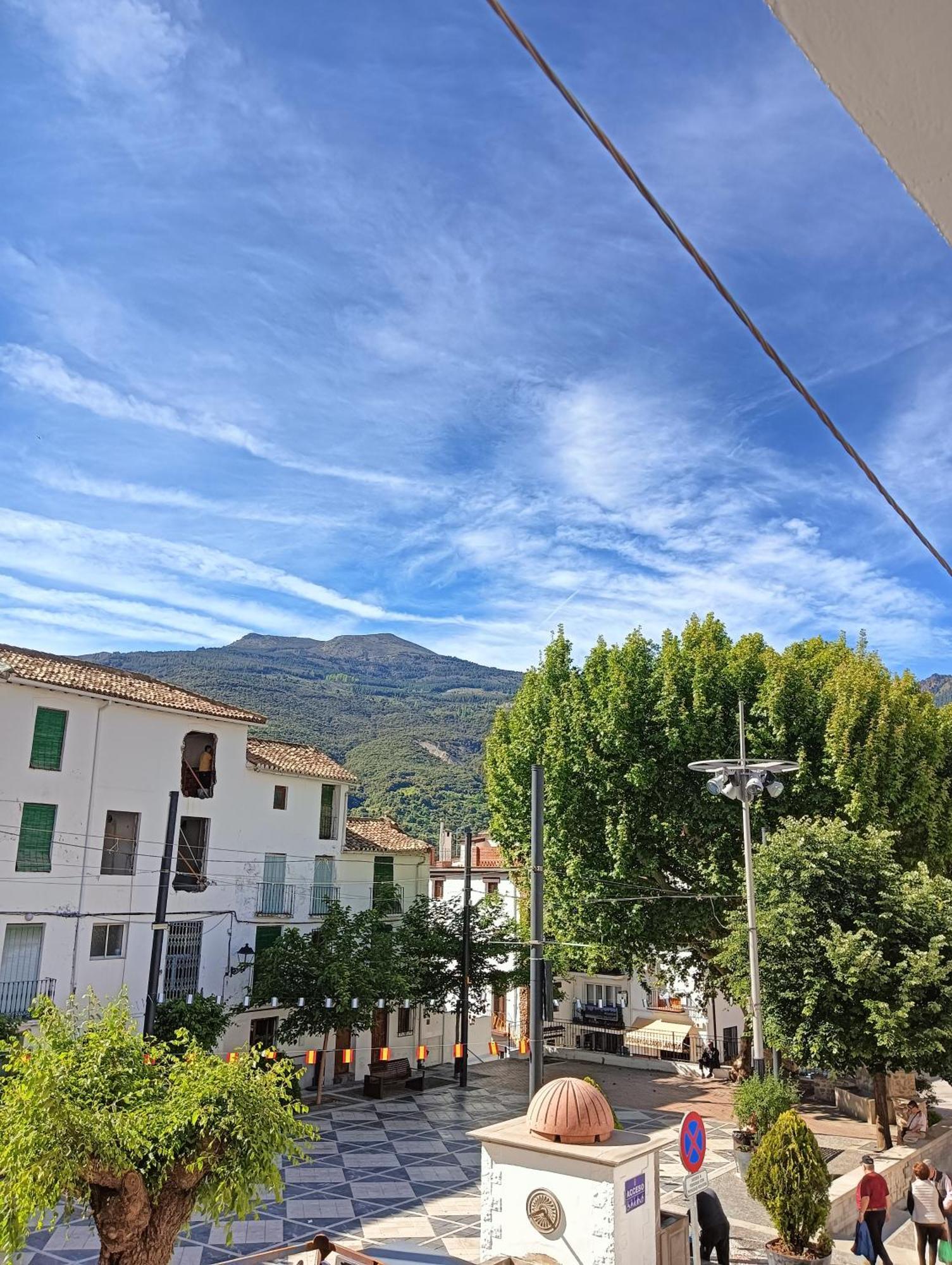 La Casa De La Plaza Daire Guejar Sierra Dış mekan fotoğraf